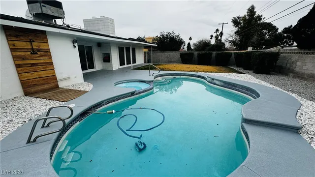 $2,999 | 2905 Mason Avenue, Las Vegas, NV 89102