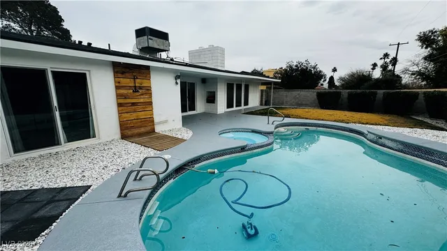 $2,999 | 2905 Mason Avenue, Las Vegas, NV 89102