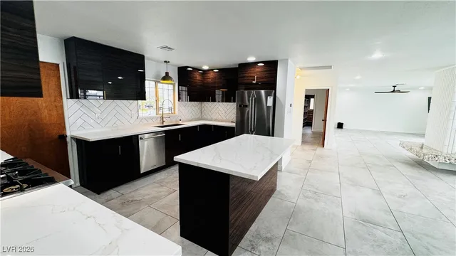 $2,999 | 2905 Mason Avenue, Las Vegas, NV 89102