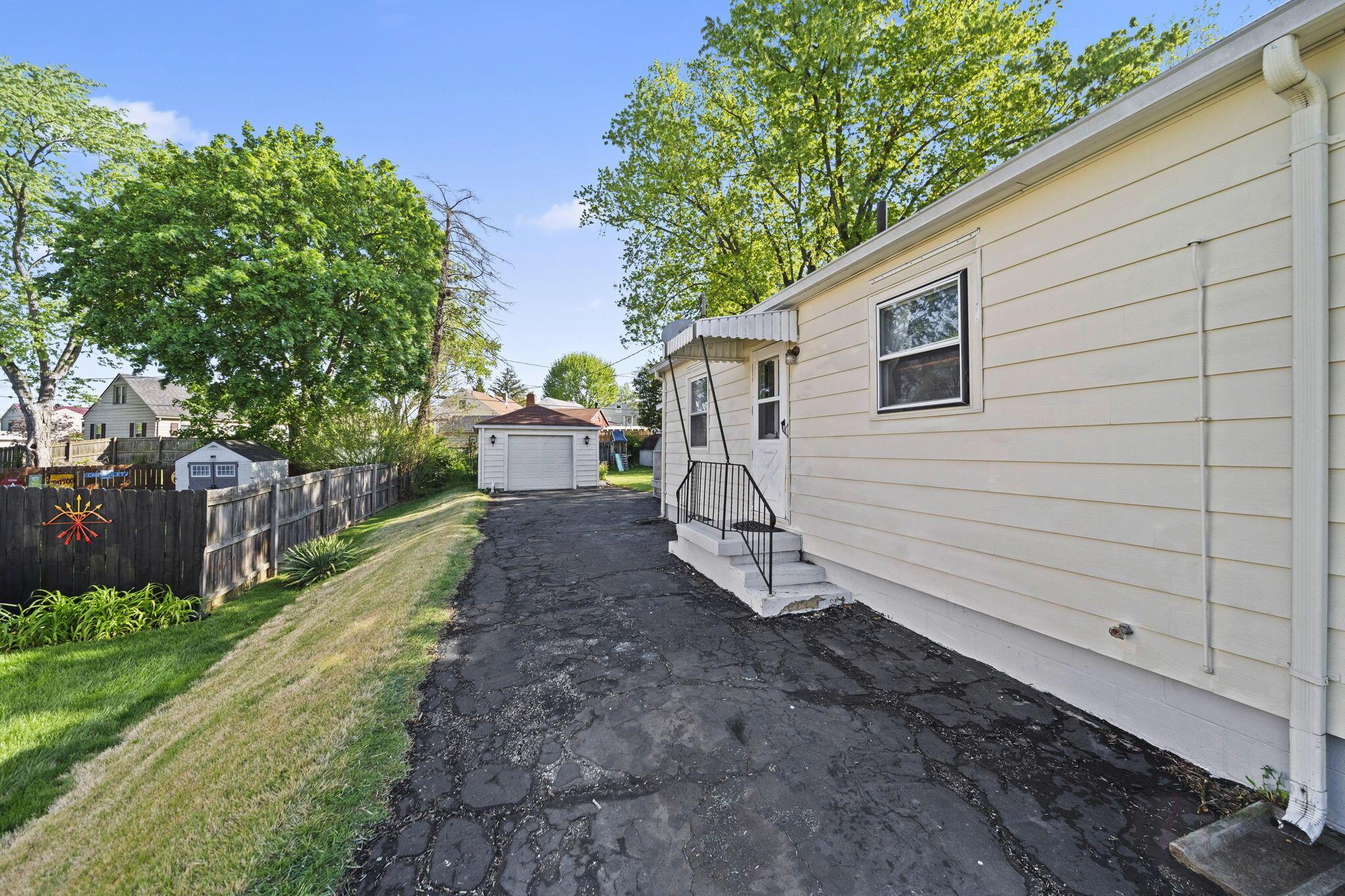656 Mayhill Road Springfield, OH 45504 - Photo 35 of 38