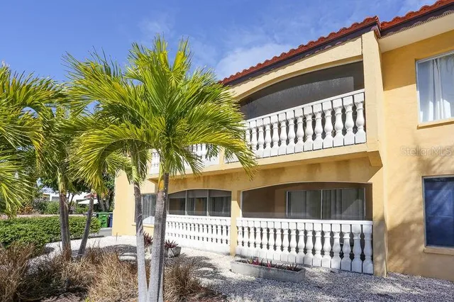 $1,900 | 115 Tyler Drive, Unit 104, Sarasota, FL 34236