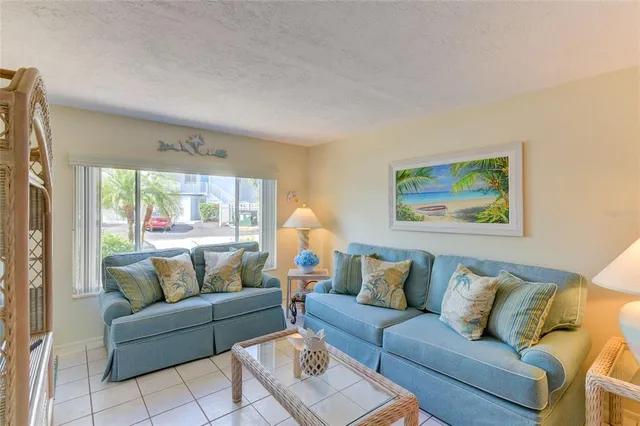 $1,900 | 115 Tyler Drive, Unit 104, Sarasota, FL 34236