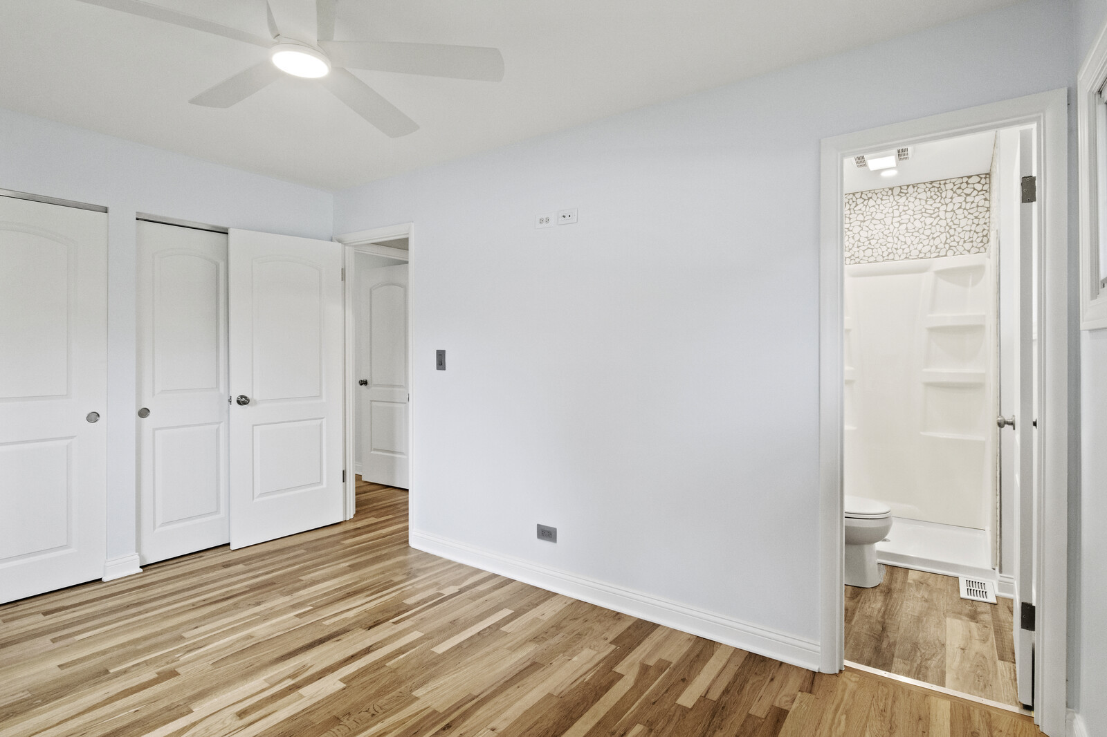 580 Geronimo Street Hoffman Estates, IL 60169 - Photo 20 of 28 a view of an empty room