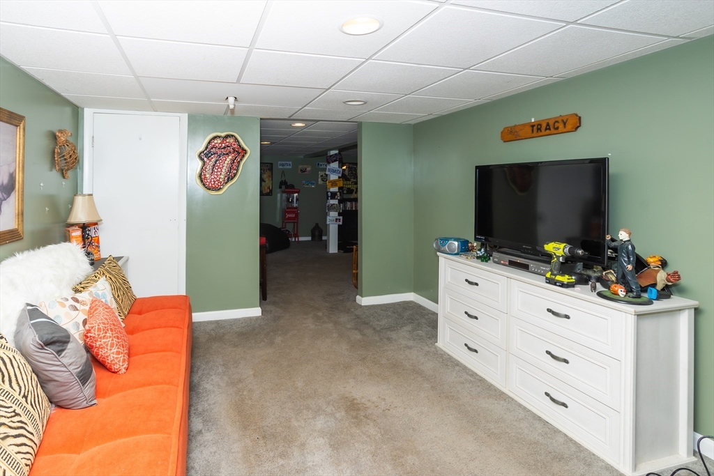 22 Lake Shore Road Lynn, MA 01904 - Photo 18 of 31