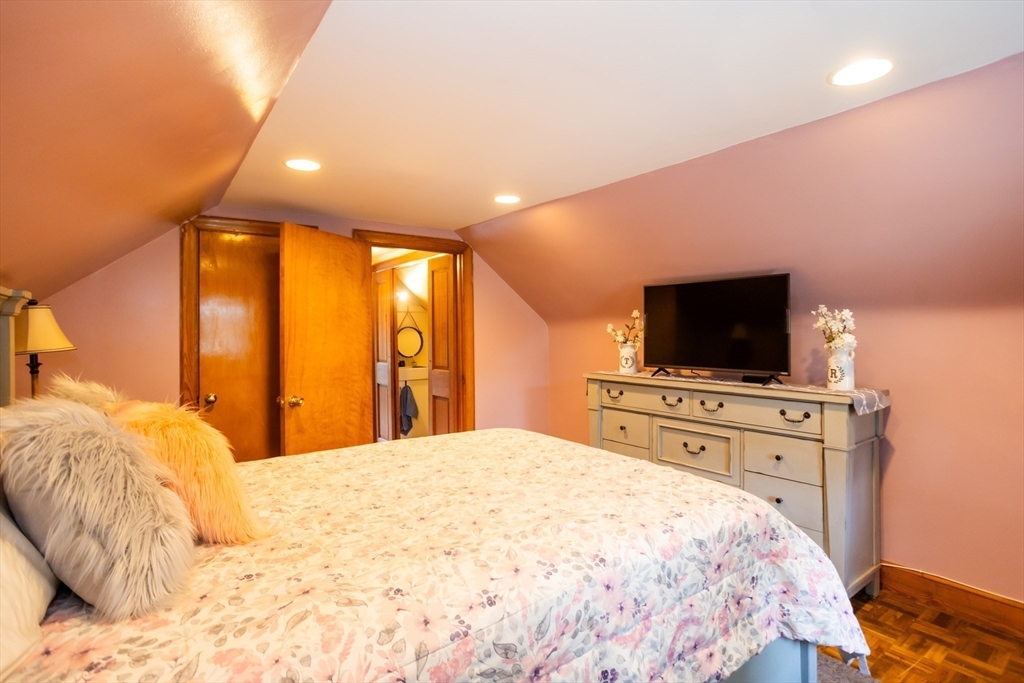 22 Lake Shore Road Lynn, MA 01904 - Photo 24 of 31