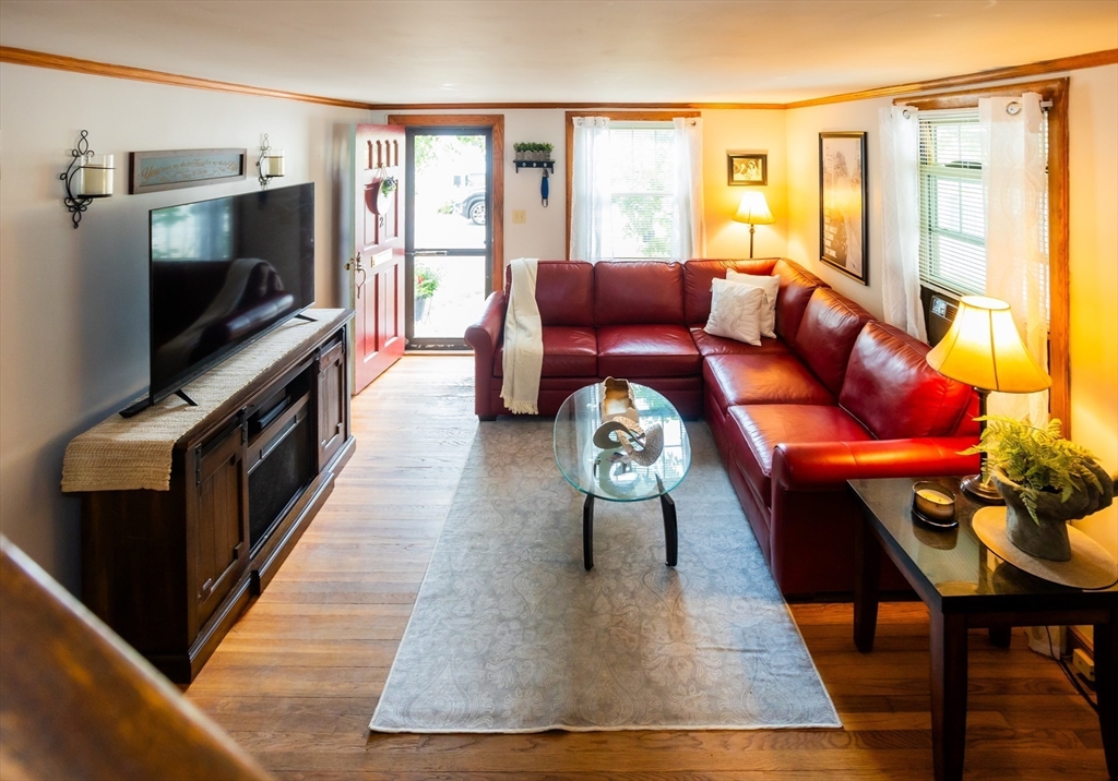 22 Lake Shore Road Lynn, MA 01904 - Photo 5 of 31