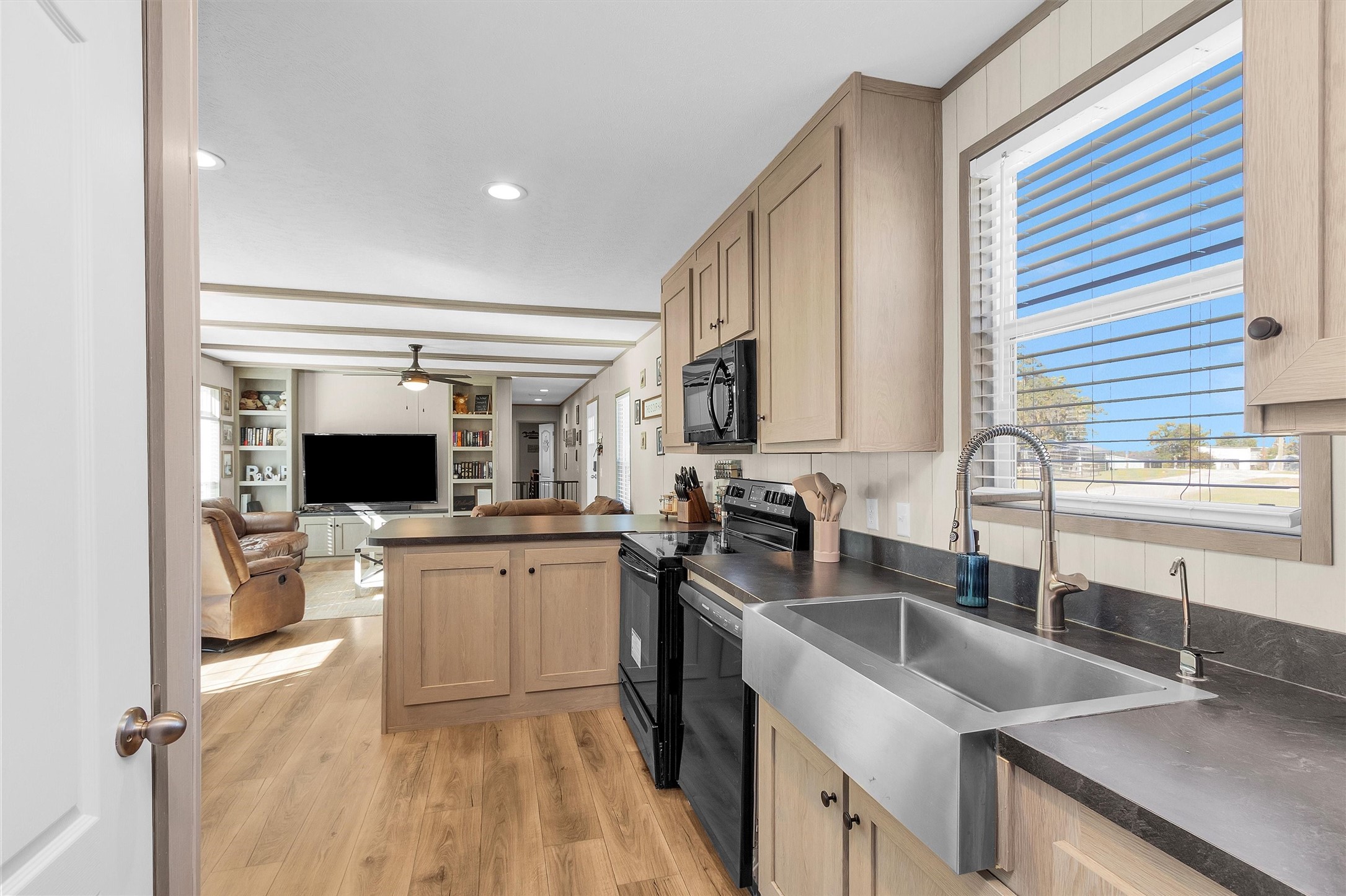 622 Lake Shore Drive Trinity, TX 75862 - Photo 13 of 28