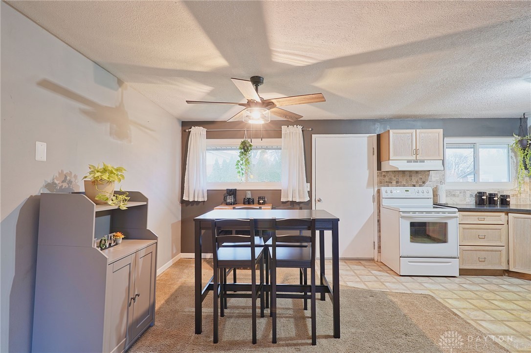 4624 Sunray Road Kettering, OH 45429 - Photo 9 of 37