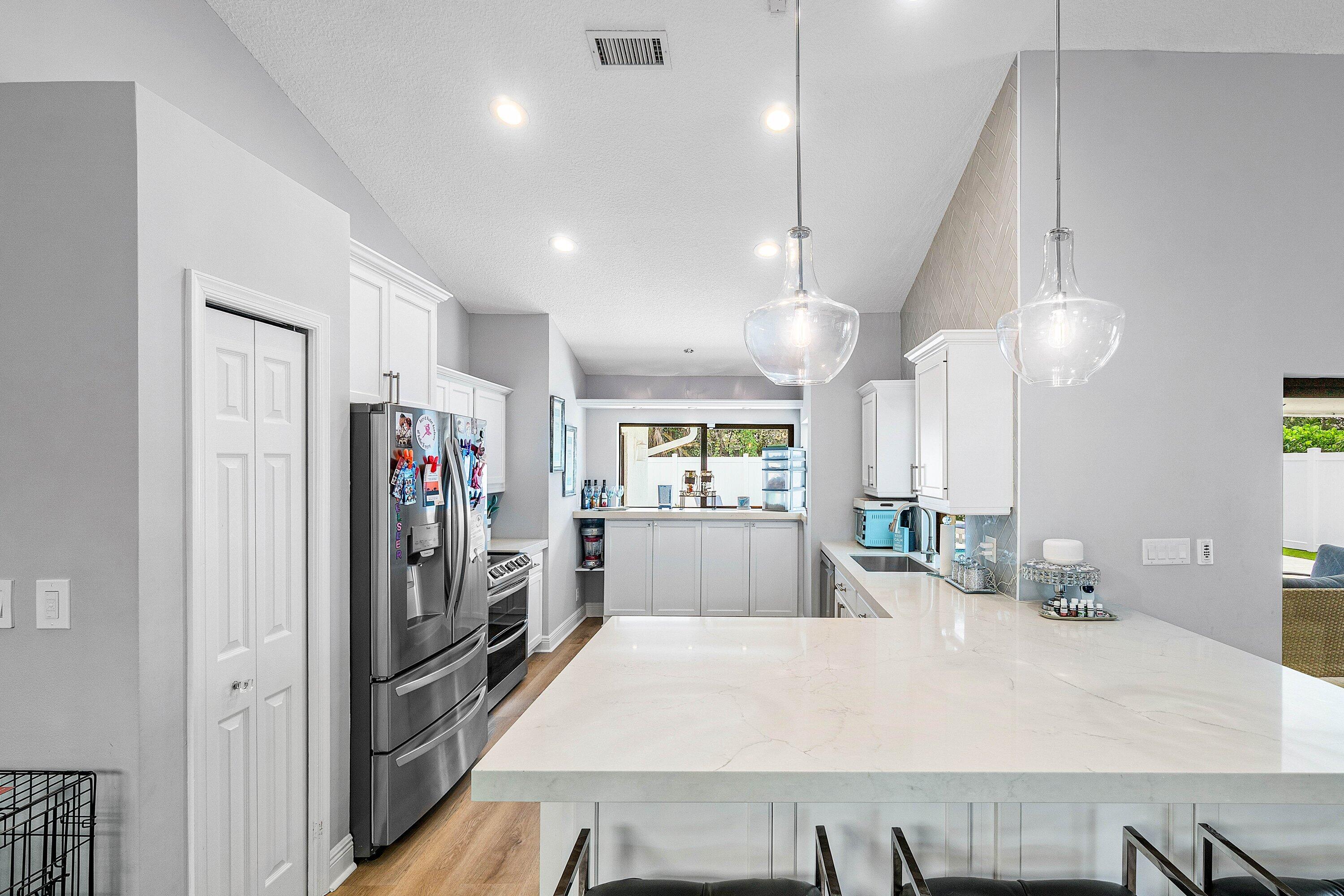 1338 Southwest 3rd Street Boca Raton, FL 33486 - Photo 14 of 42 015-1338Southwest3rdStreet-BocaRaton-FL-