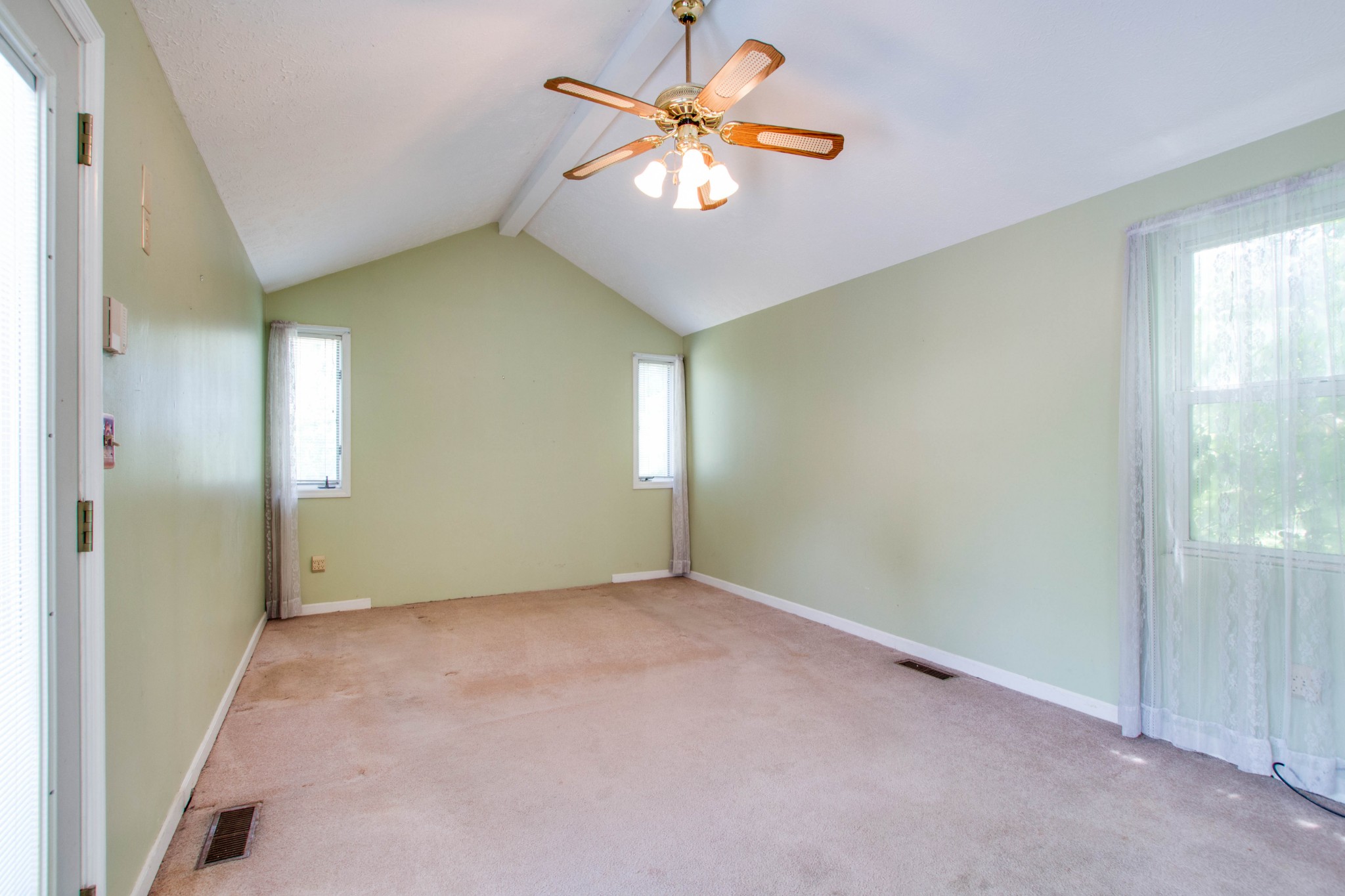5002 Yorktown Road Nashville, TN 37211 - Photo 14 of 24 a view of an empty room with a window