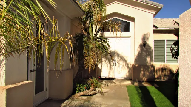 a view of back yard of the house