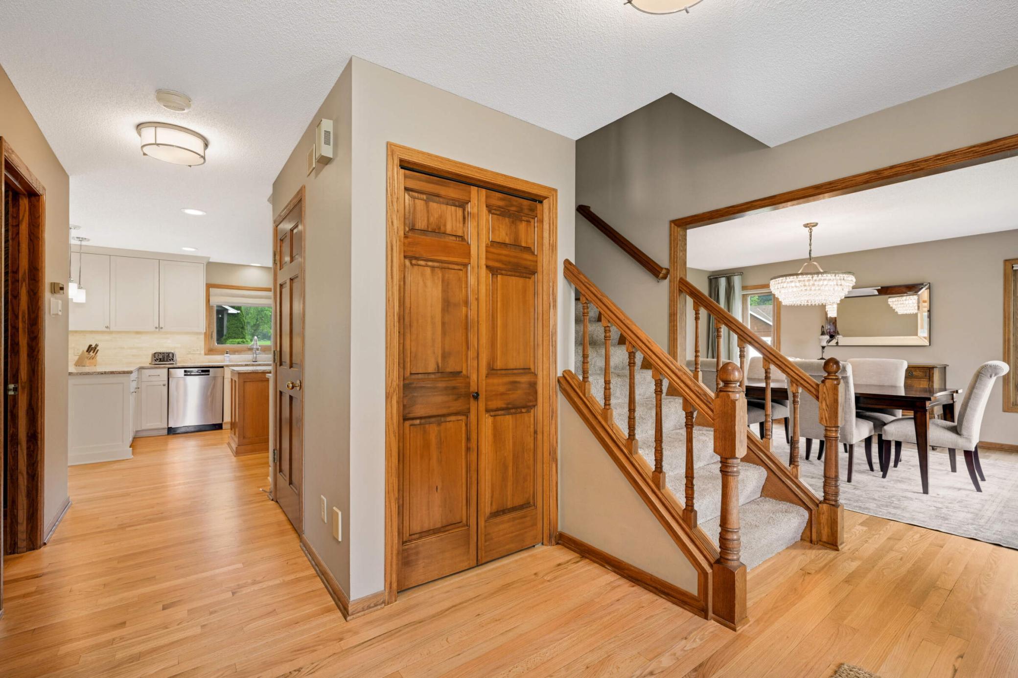 9300 Quinn Road Bloomington, MN 55437 - Photo 9 of 67 Gallery Image 9