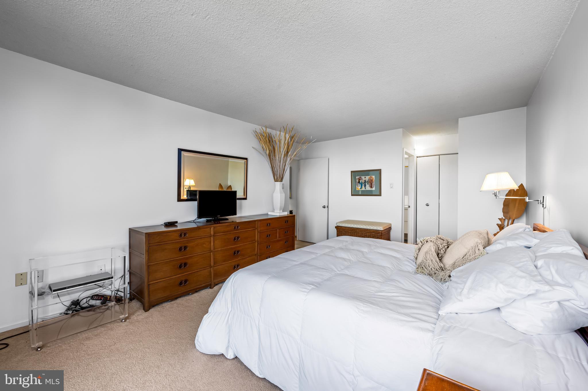 4100 North Charles Street, Unit 715 Baltimore, MD 21218 - Photo 23 of 35