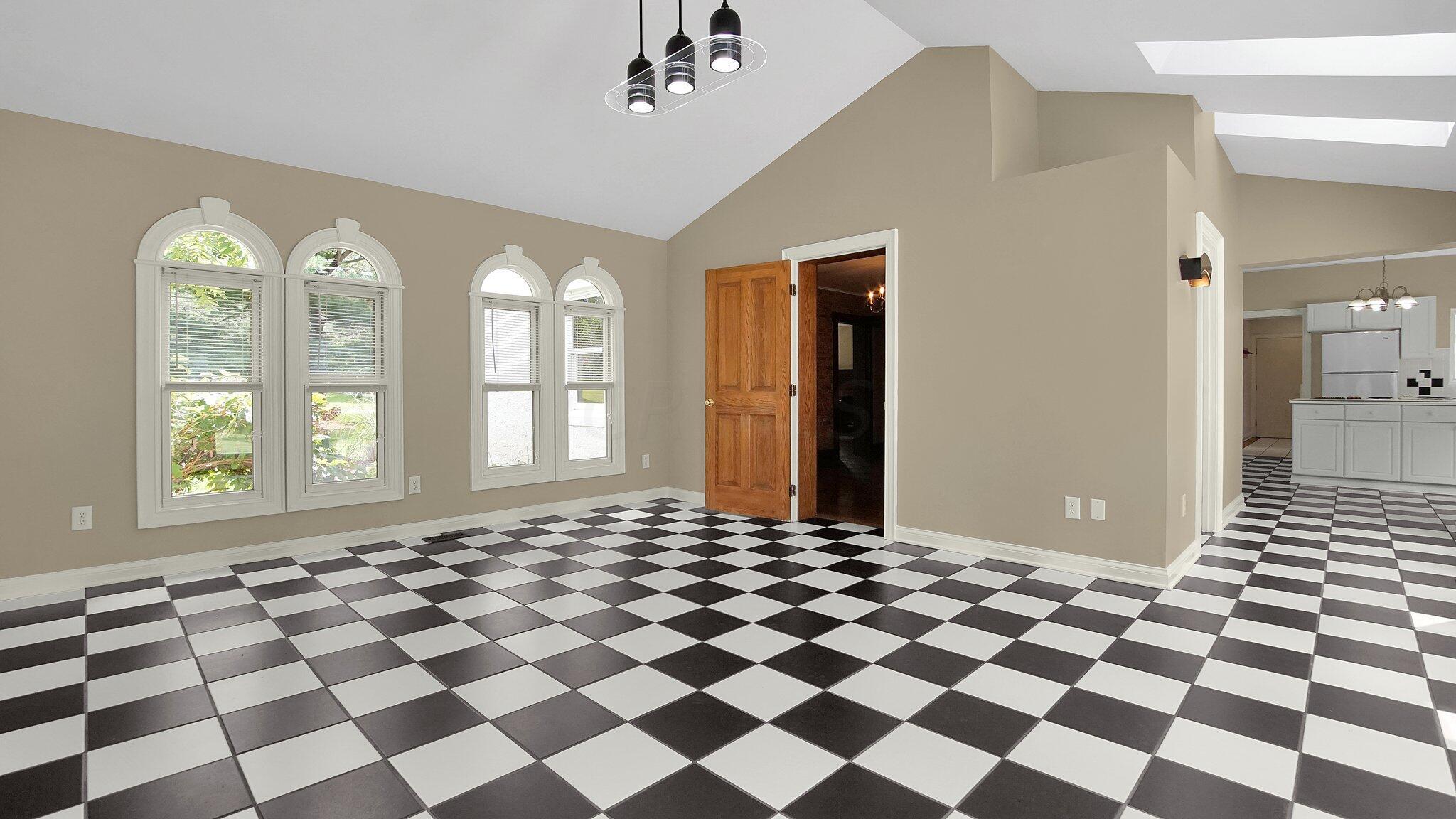 8069 Flint Road Columbus, OH 43235 - Photo 9 of 75 Dining Room