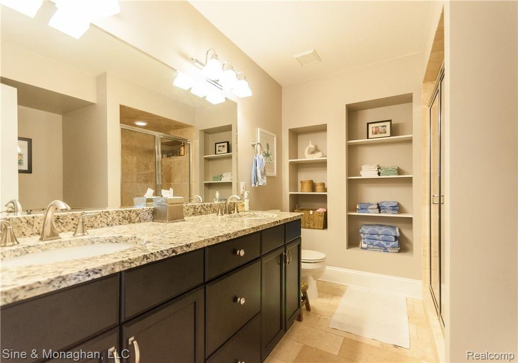 69621 Wildflower Lane Romeo, MI 48065 - Photo 23 of 32 Family bath 2nd floor