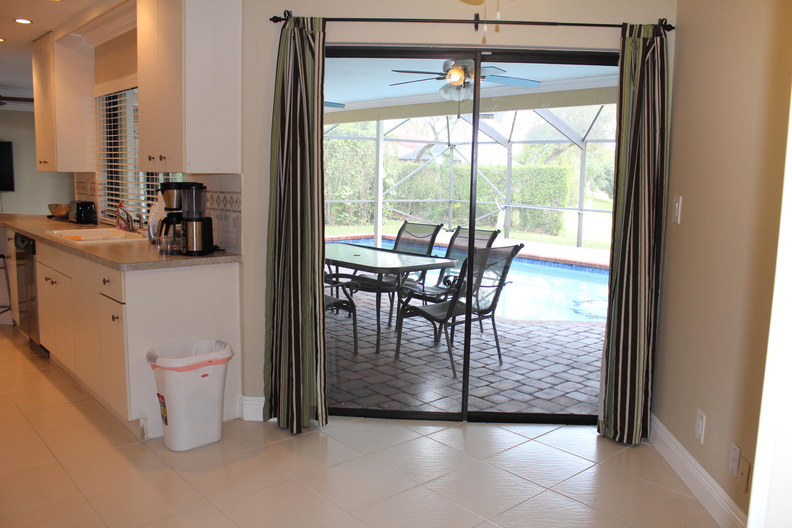 10102 Crosswind Road Boca Raton, FL 33498 - Photo 15 of 27 Breakfast Area