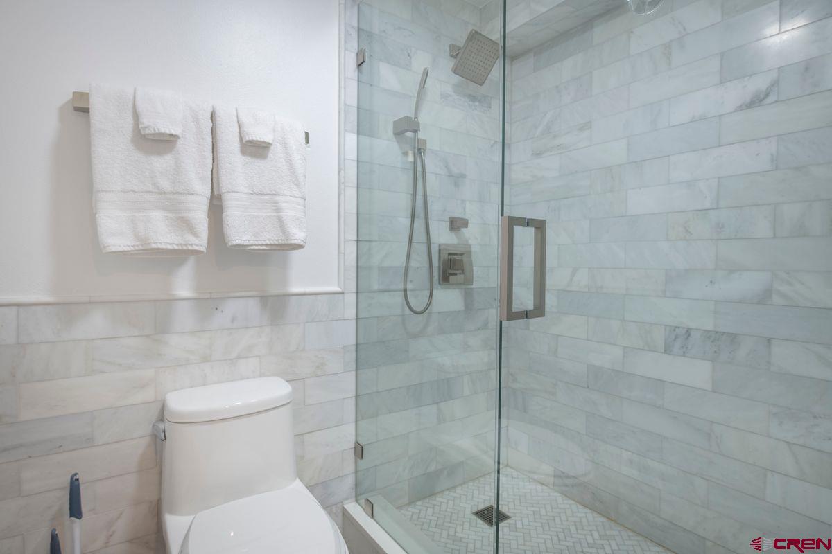 32 Hunter Hill Road, Unit B304 Crested Butte, CO 81225 - Photo 9 of 27 Gallery Image 9