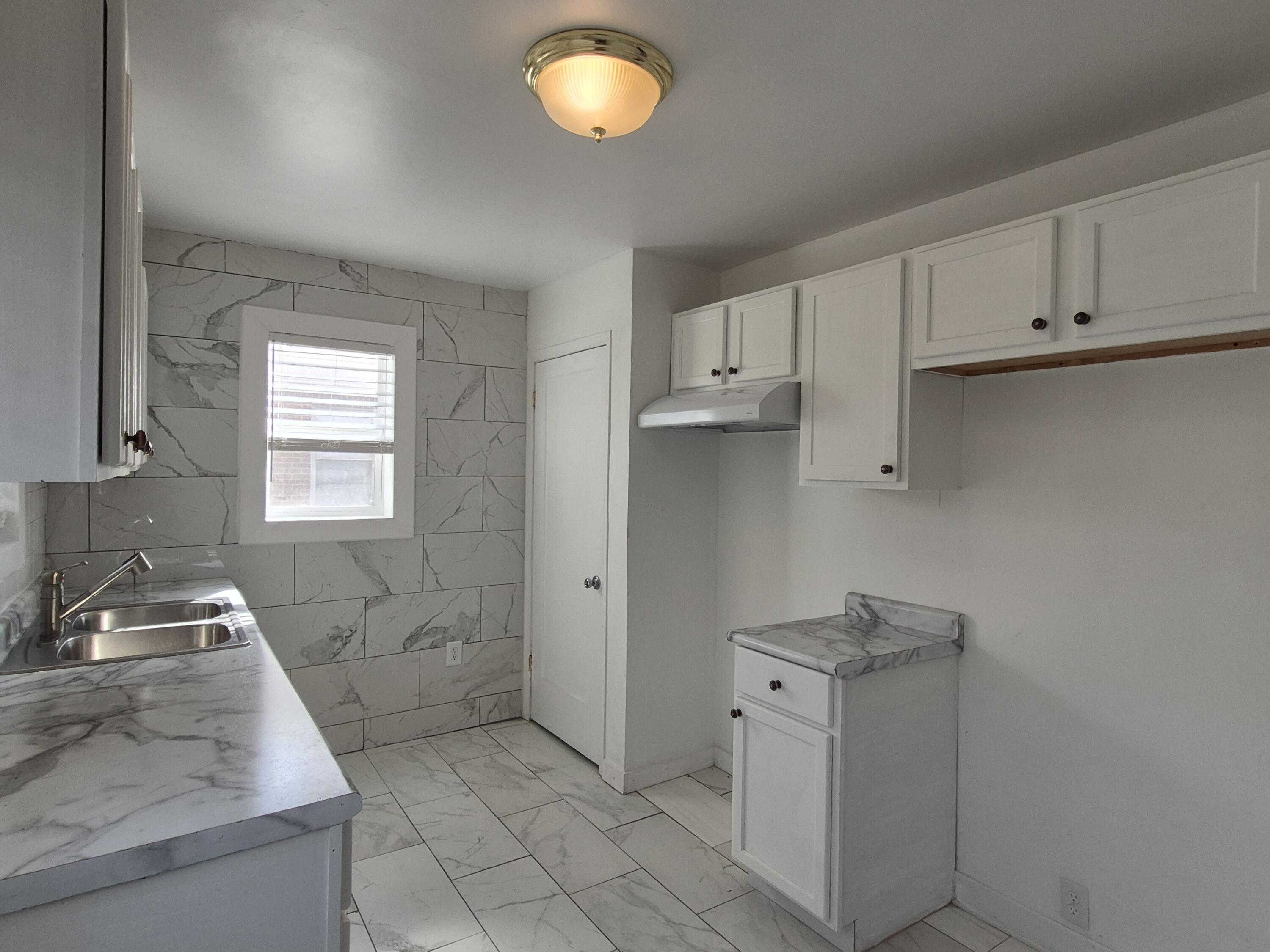 908 East 45th Avenue Gary, IN 46409 - Photo 6 of 22 3000x2250
