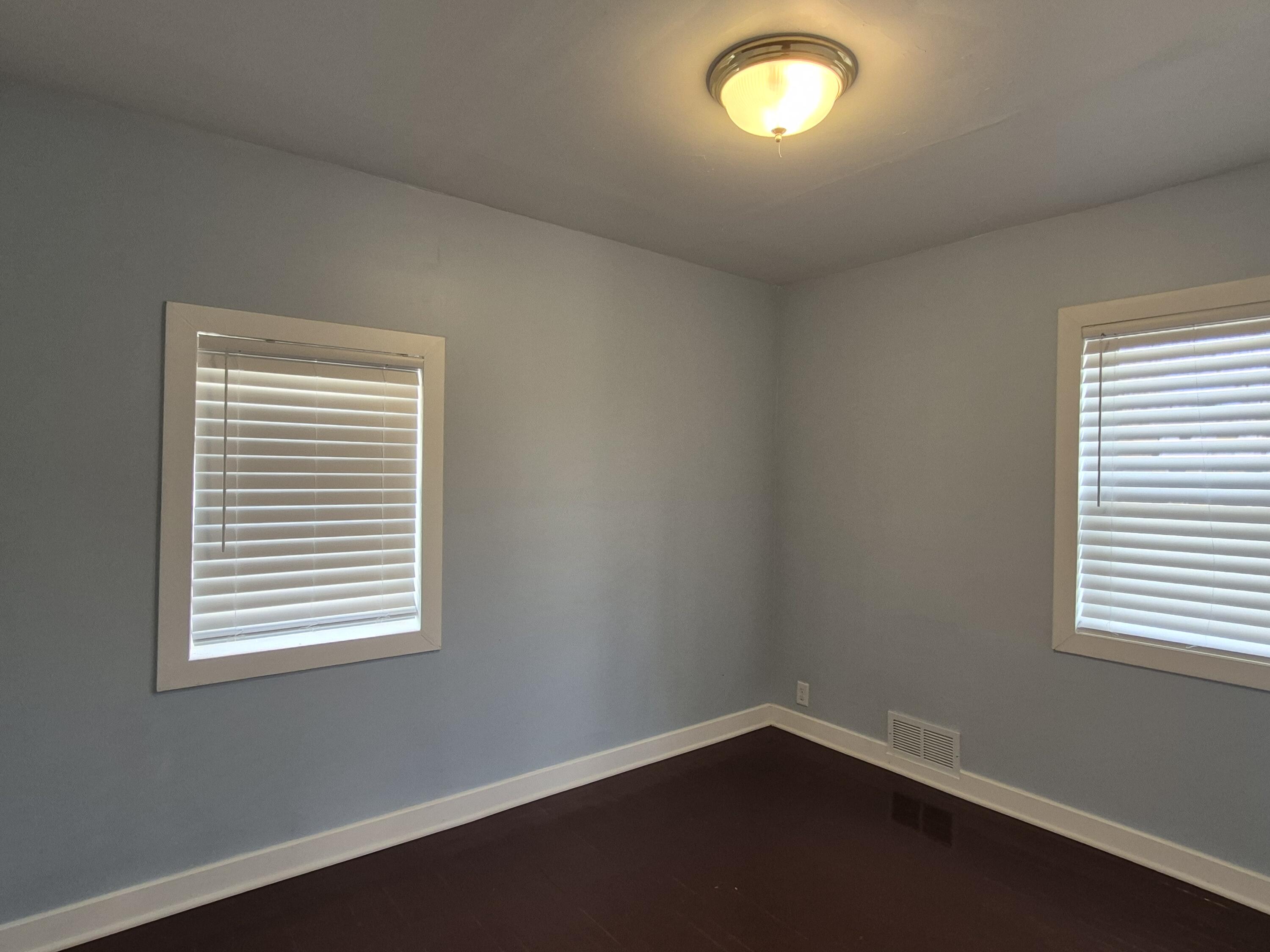 908 East 45th Avenue Gary, IN 46409 - Photo 7 of 22 3000x2250