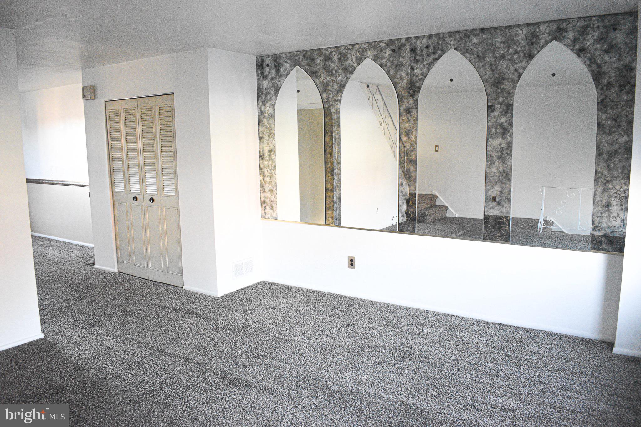 221 Greendale Road Philadelphia, PA 19154 - Photo 4 of 24