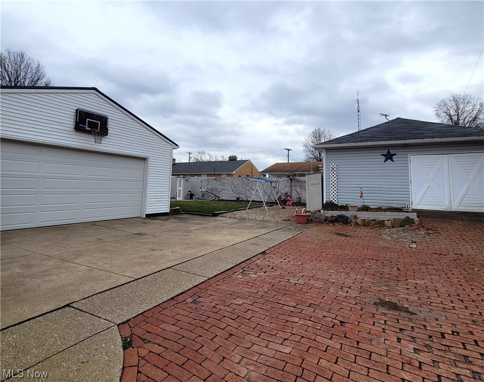 4520 4th Street Northwest Canton, OH 44708 - Photo 4 of 29 Garage and boat garage