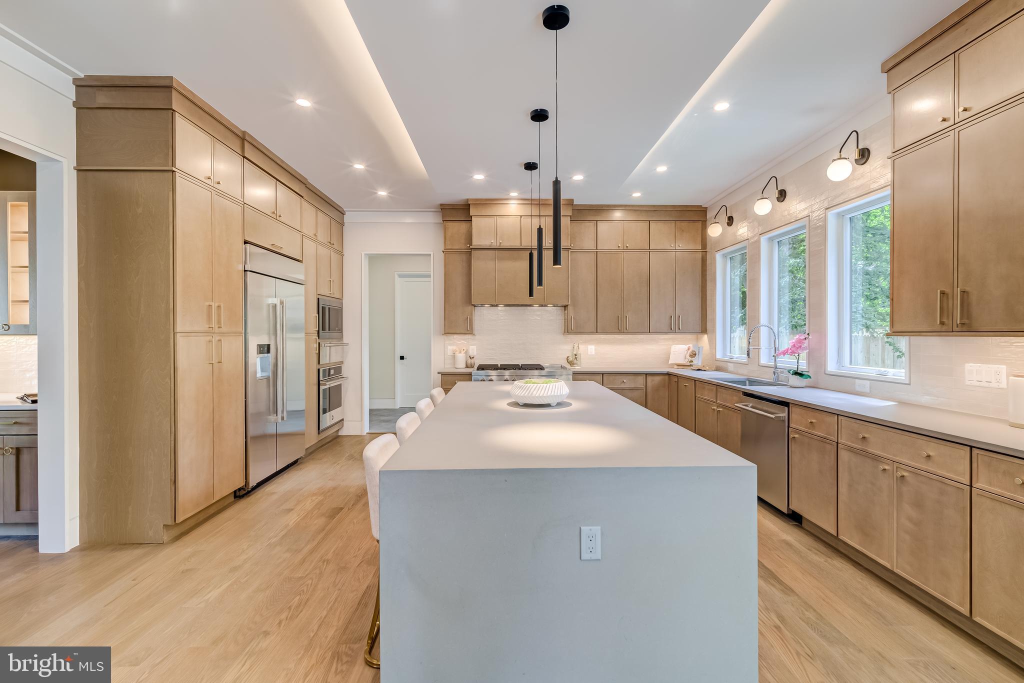 506 Kingsley Road Southwest Vienna, VA 22180 - Photo 12 of 150