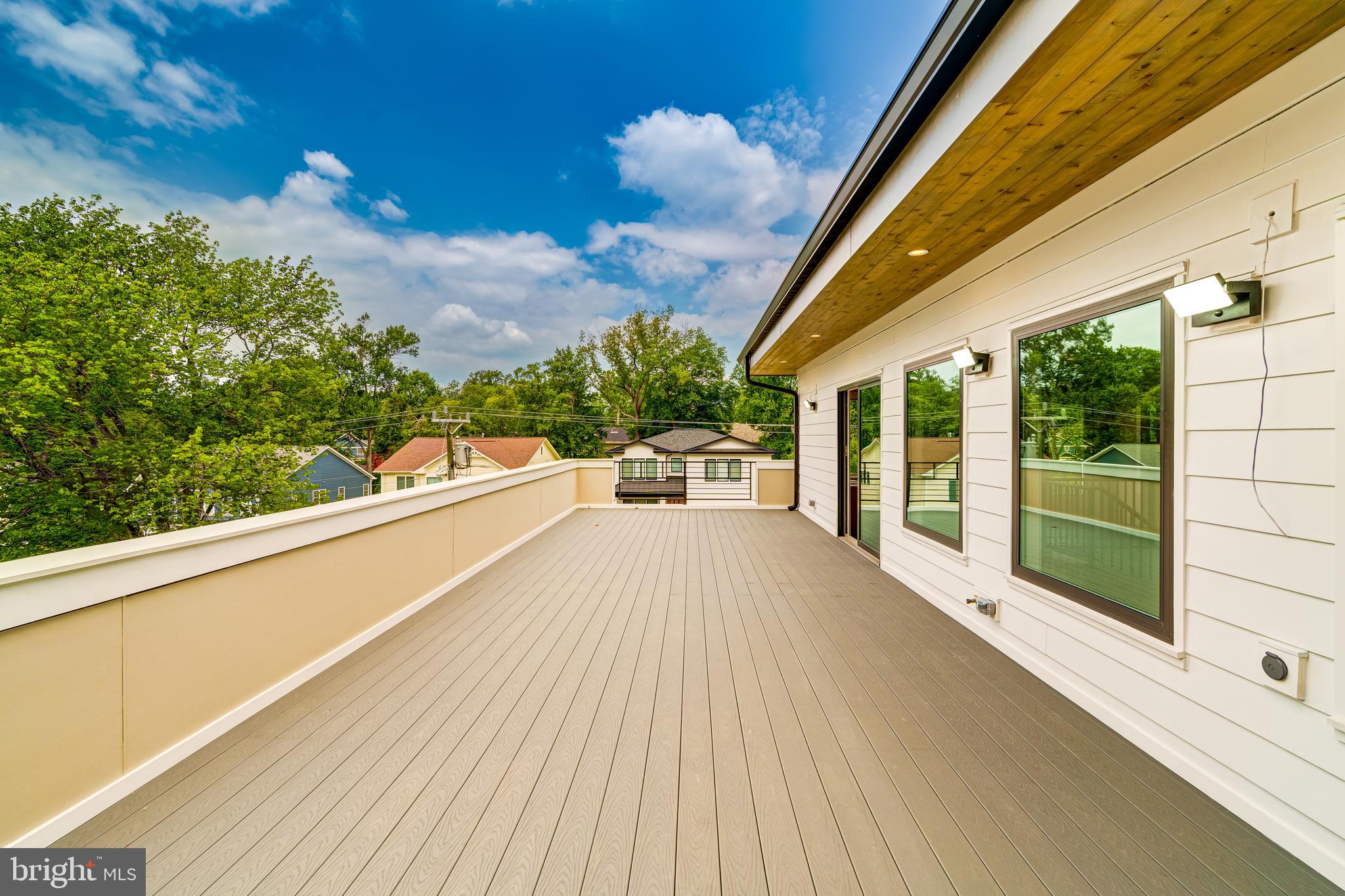 506 Kingsley Road Southwest Vienna, VA 22180 - Photo 6 of 150