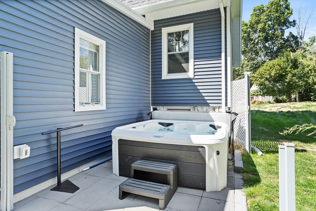 897 Amesbury Road Haverhill, MA 01830 - Photo 6 of 42 Gallery Image 6