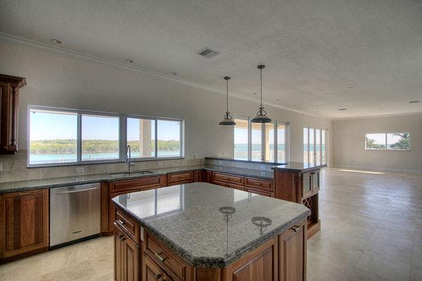 202 Elva Road Tavernier, FL 33070 - Photo 9 of 15 KITCHEN/LIVINGROOM