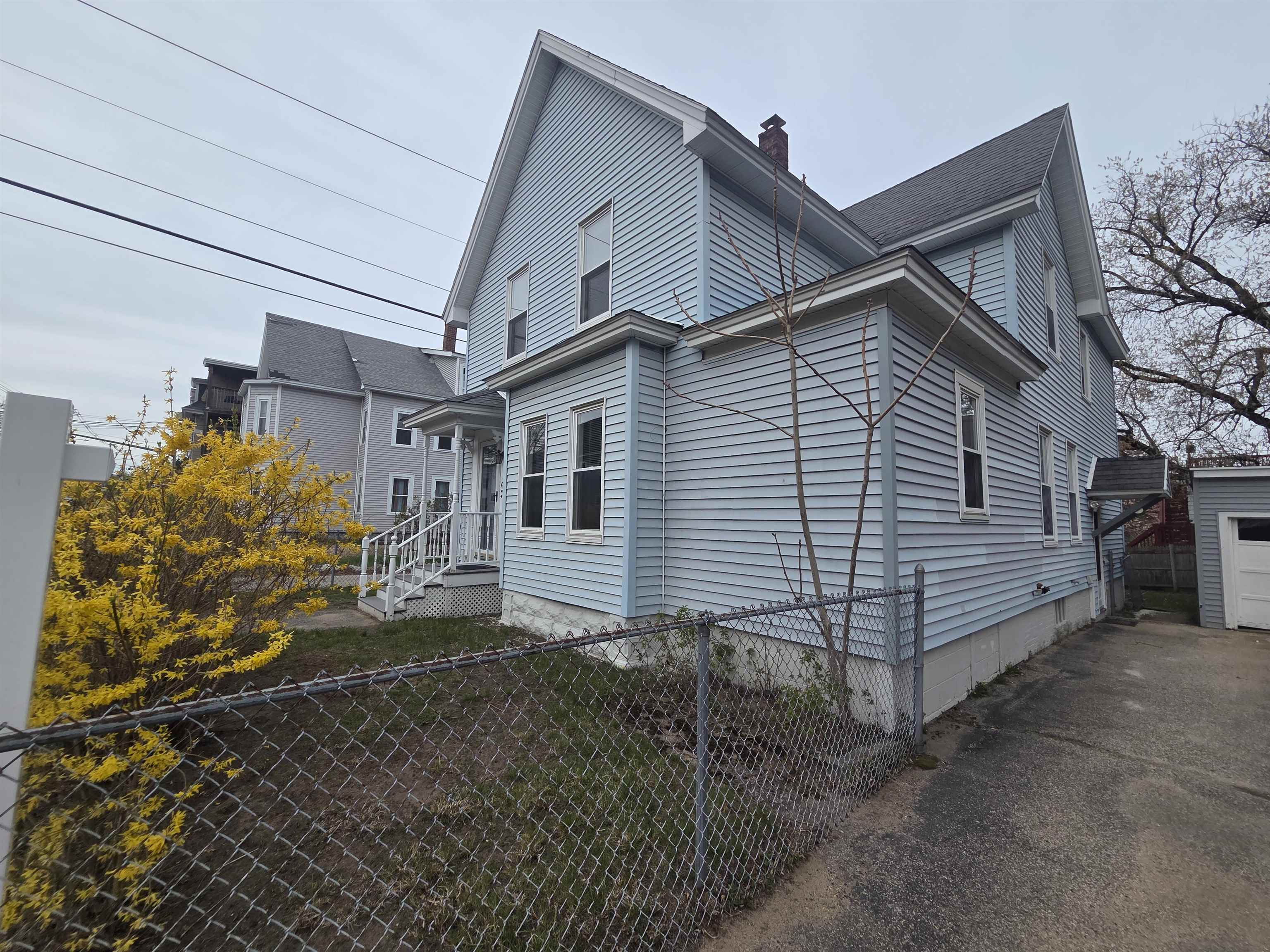 427 Wilson Street Manchester, NH 03103 - Photo 2 of 49
