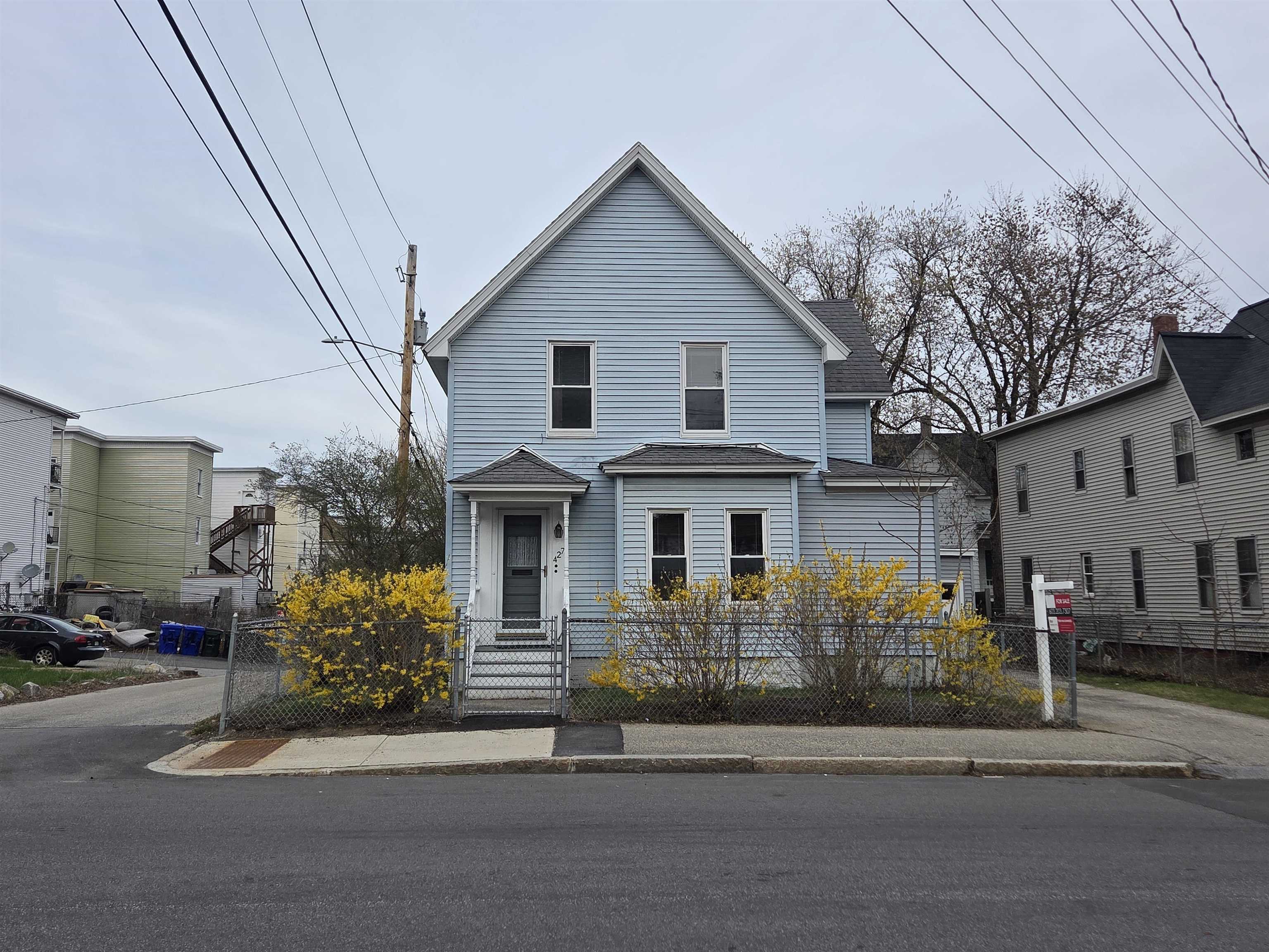 427 Wilson Street Manchester, NH 03103 - Photo 4 of 49