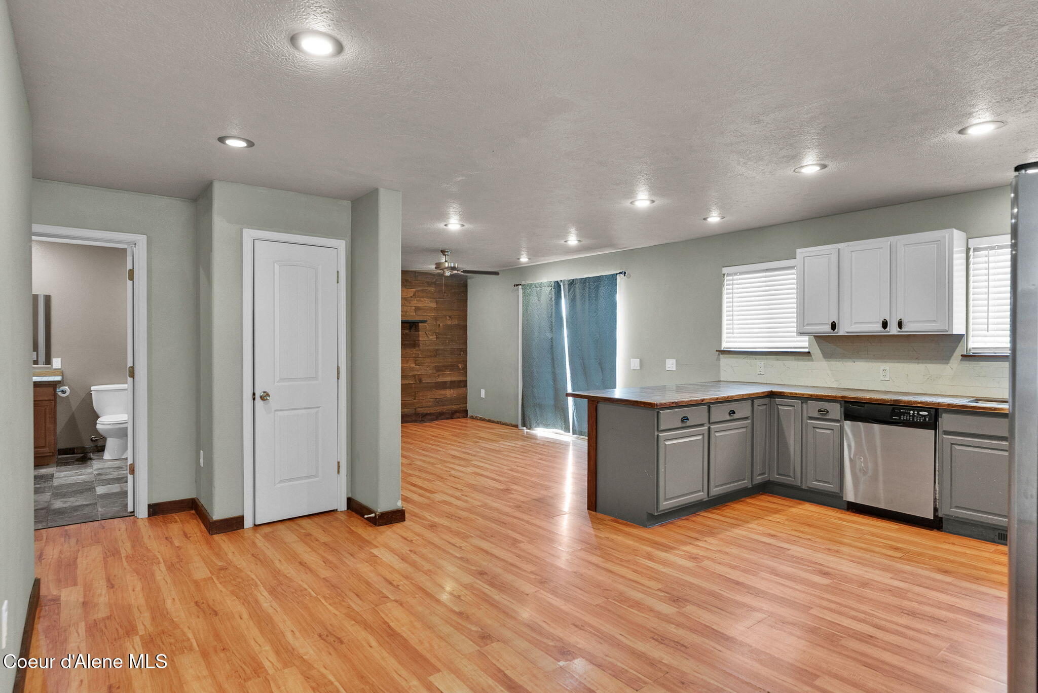 6550 Kelso Lake Road Athol, ID 83801 - Photo 4 of 32 6-web-or-mls-SkyLight - Kelso (Rheannon)