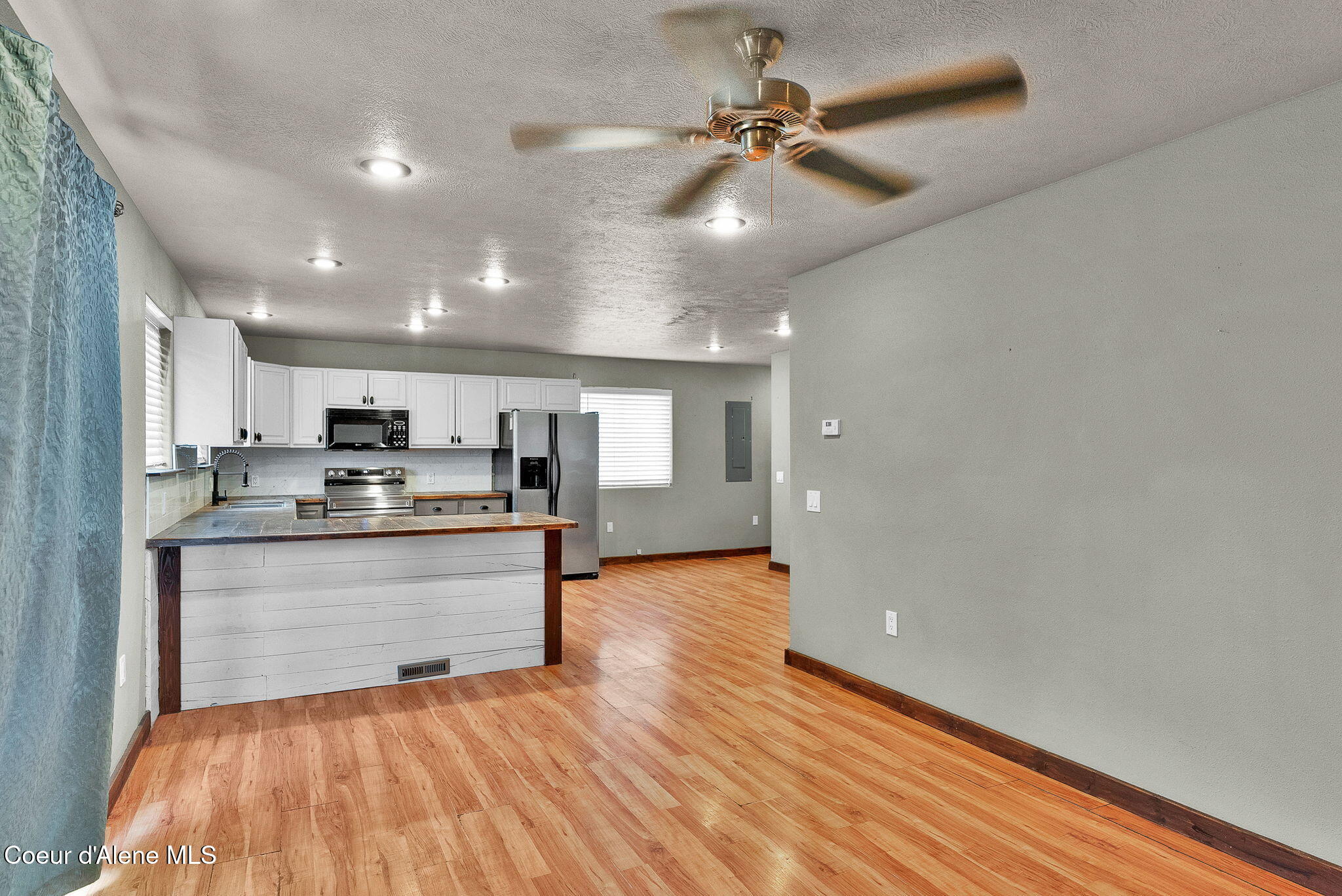 6550 Kelso Lake Road Athol, ID 83801 - Photo 7 of 32 9-web-or-mls-SkyLight - Kelso (Rheannon)