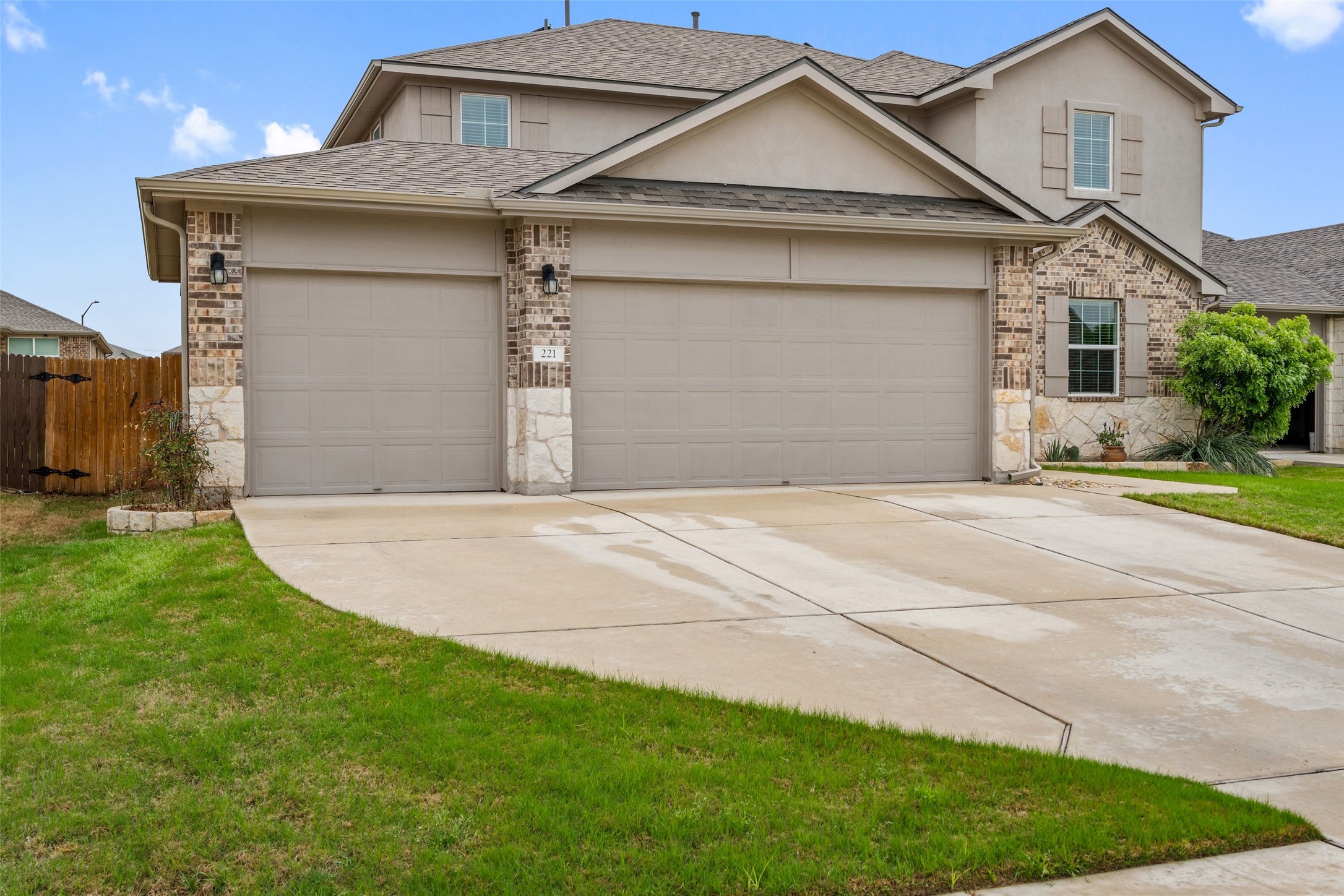 221 Kramer Street Georgetown, TX 78626 - Photo 2 of 40