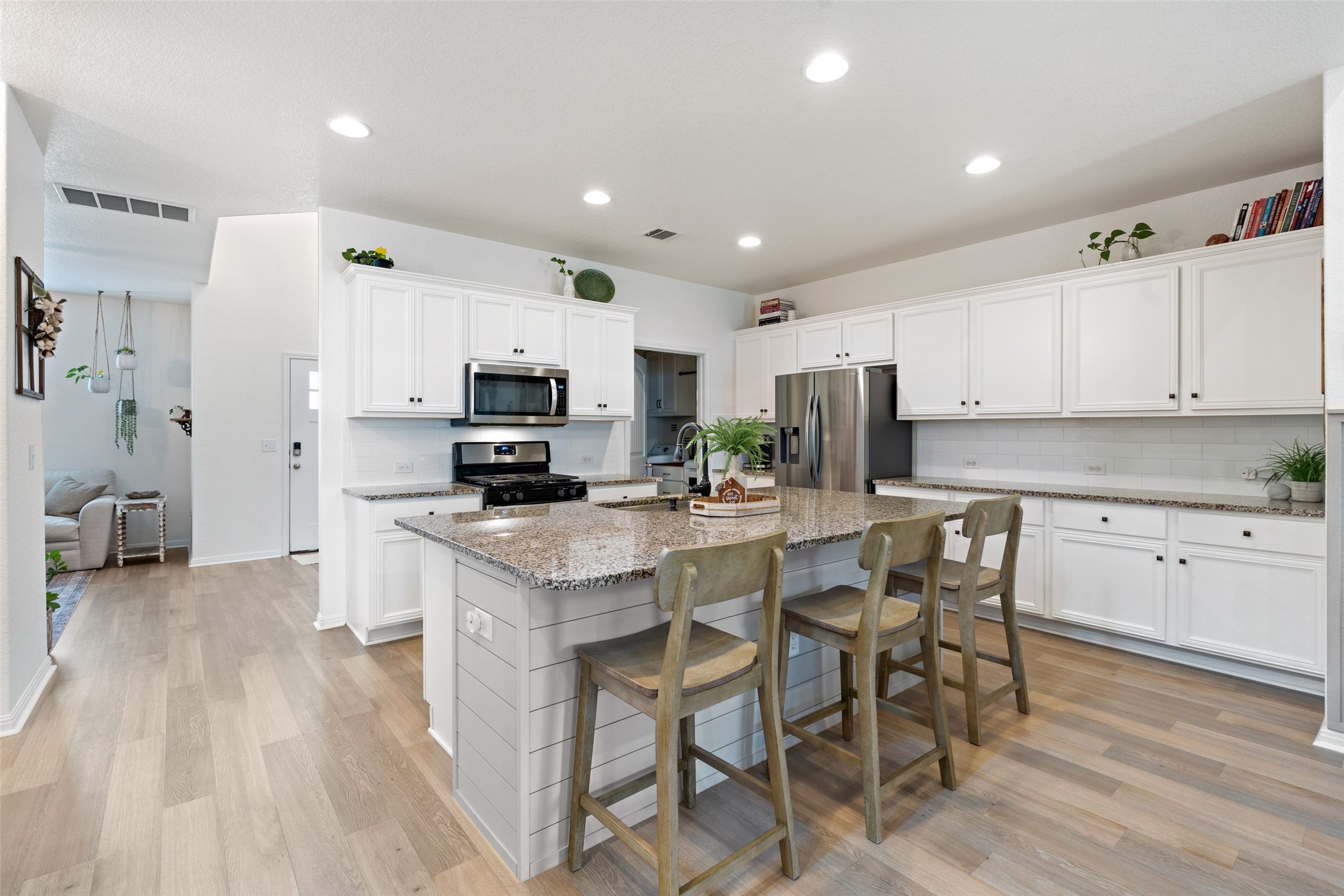 221 Kramer Street Georgetown, TX 78626 - Photo 8 of 40