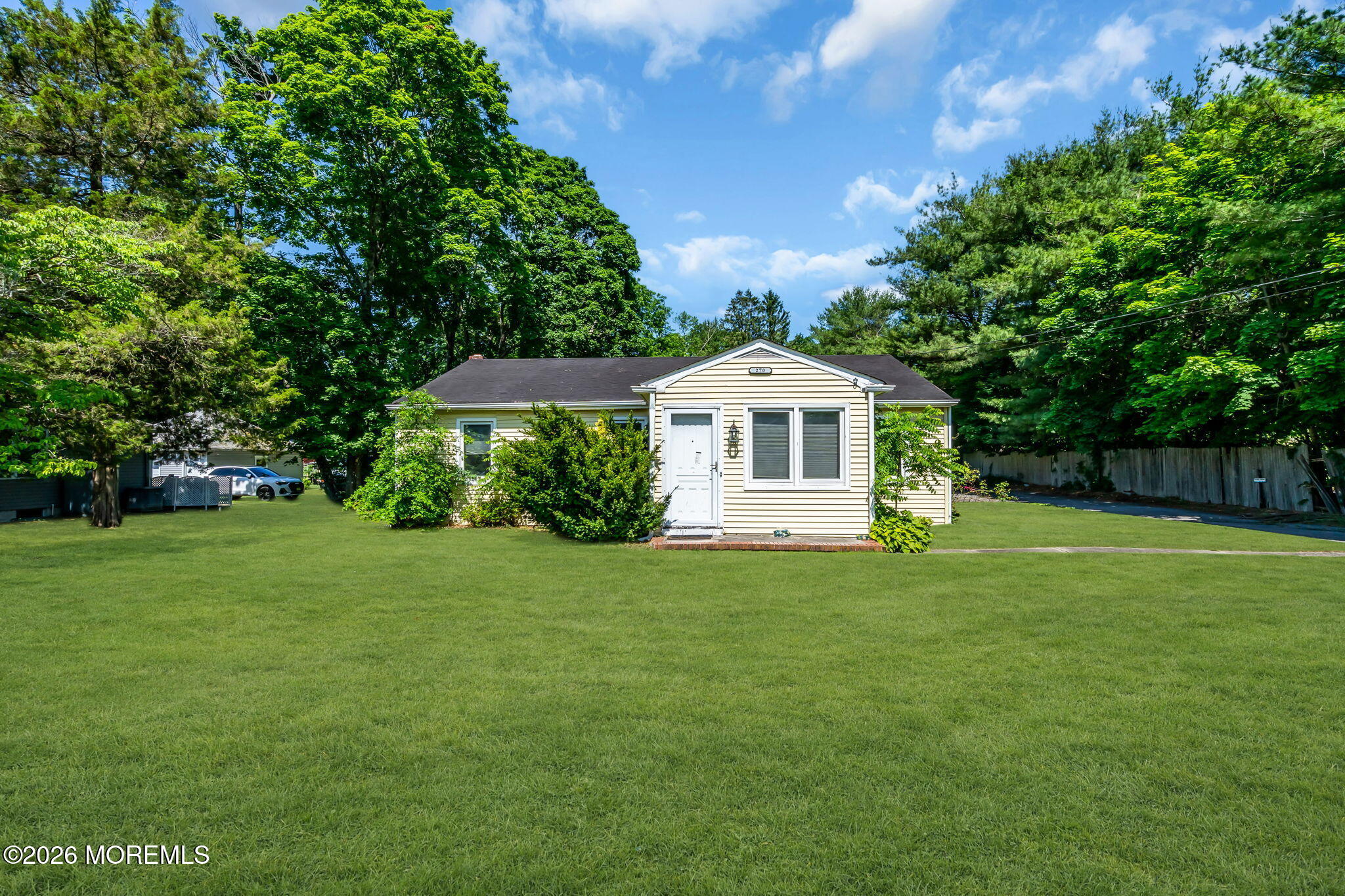 270 South Hope Chapel Road Jackson, NJ 08527 - Photo 6 of 36 5-web-or-mls-DSC00006-1