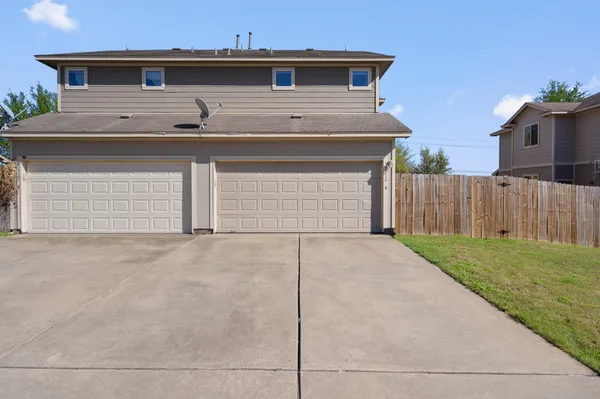 $1,695 | 13720 Harris Ridge Boulevard, Unit A, Pflugerville, TX 78660