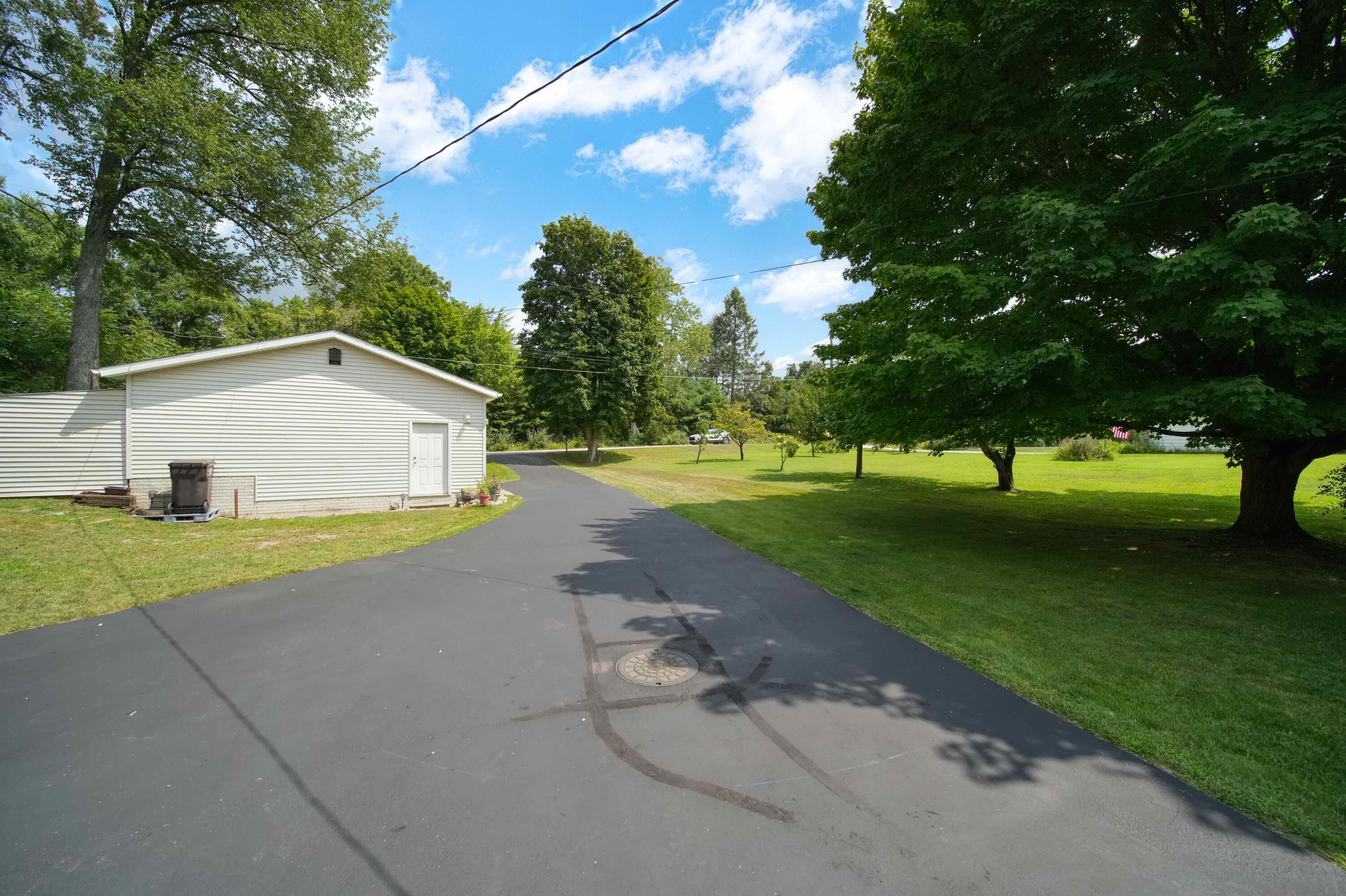 294 East Ridge Road Brooklyn, MI 49230 - Photo 5 of 66 5