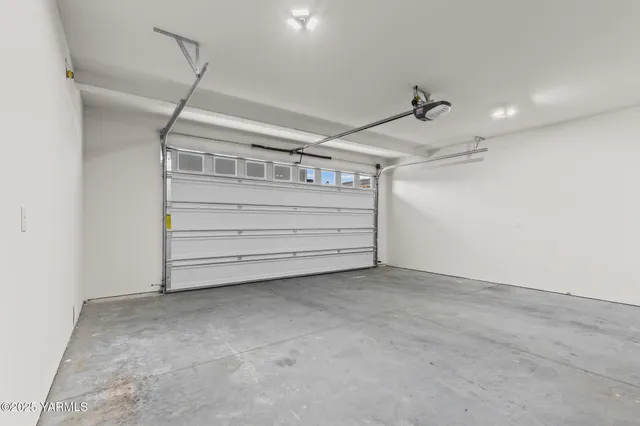 a view of room and garage