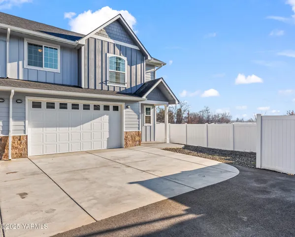 $399,999 | 671 South 83rd Avenue, Unit 2, Yakima, WA 98908