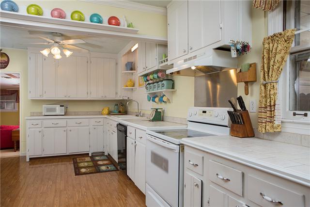 487 Hogan Road Nashville, TN 37220 - Photo 5 of 17 Plenty of counter space.