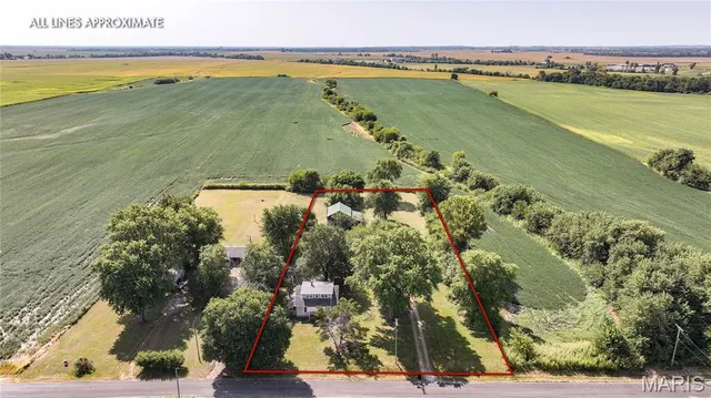 $147,583 | 27025 Sunderland Road, Jerseyville, IL 62052