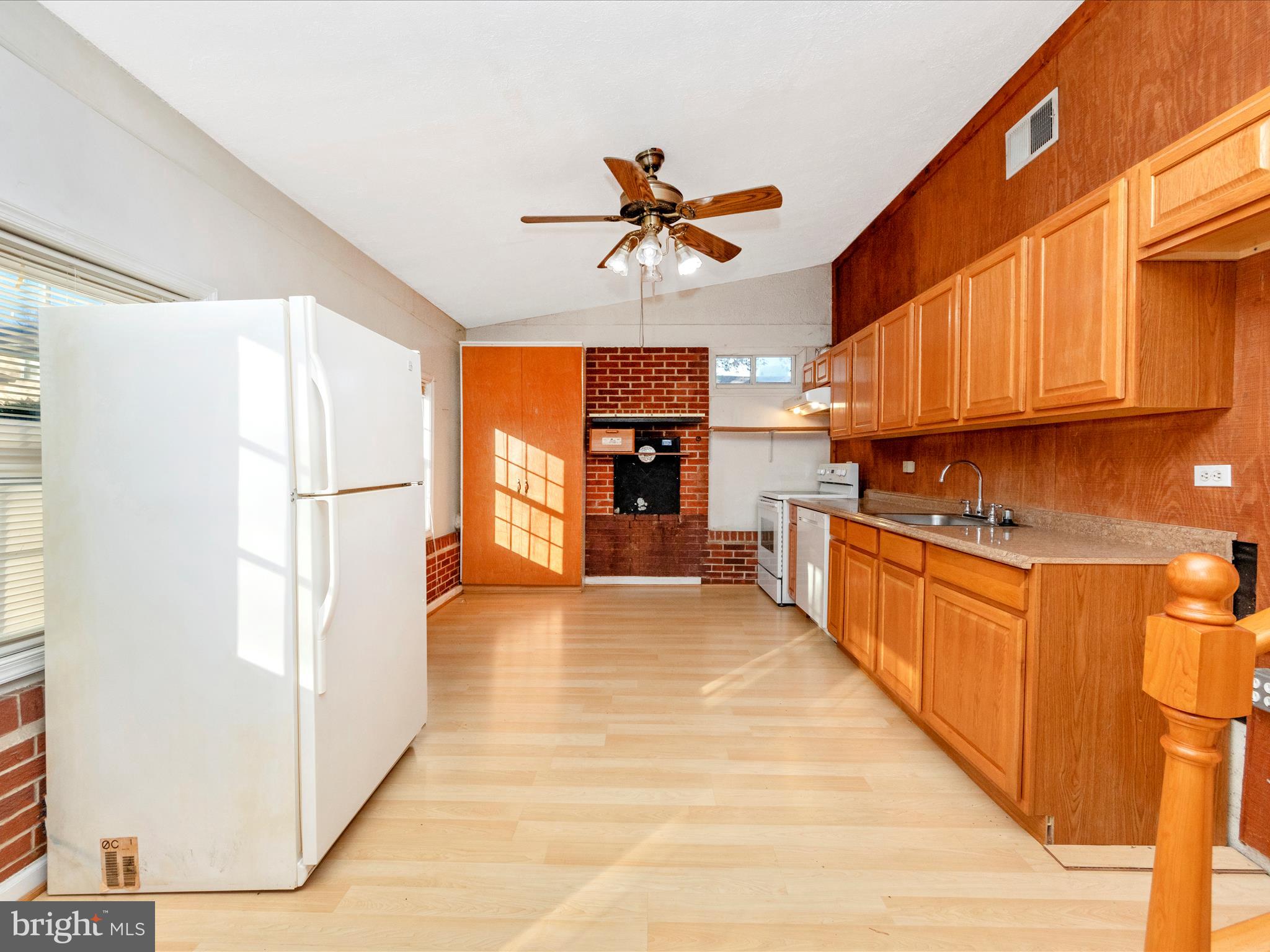 15601 Haynes Road Laurel, MD 20707 - Photo 41 of 53 Large Kitchen