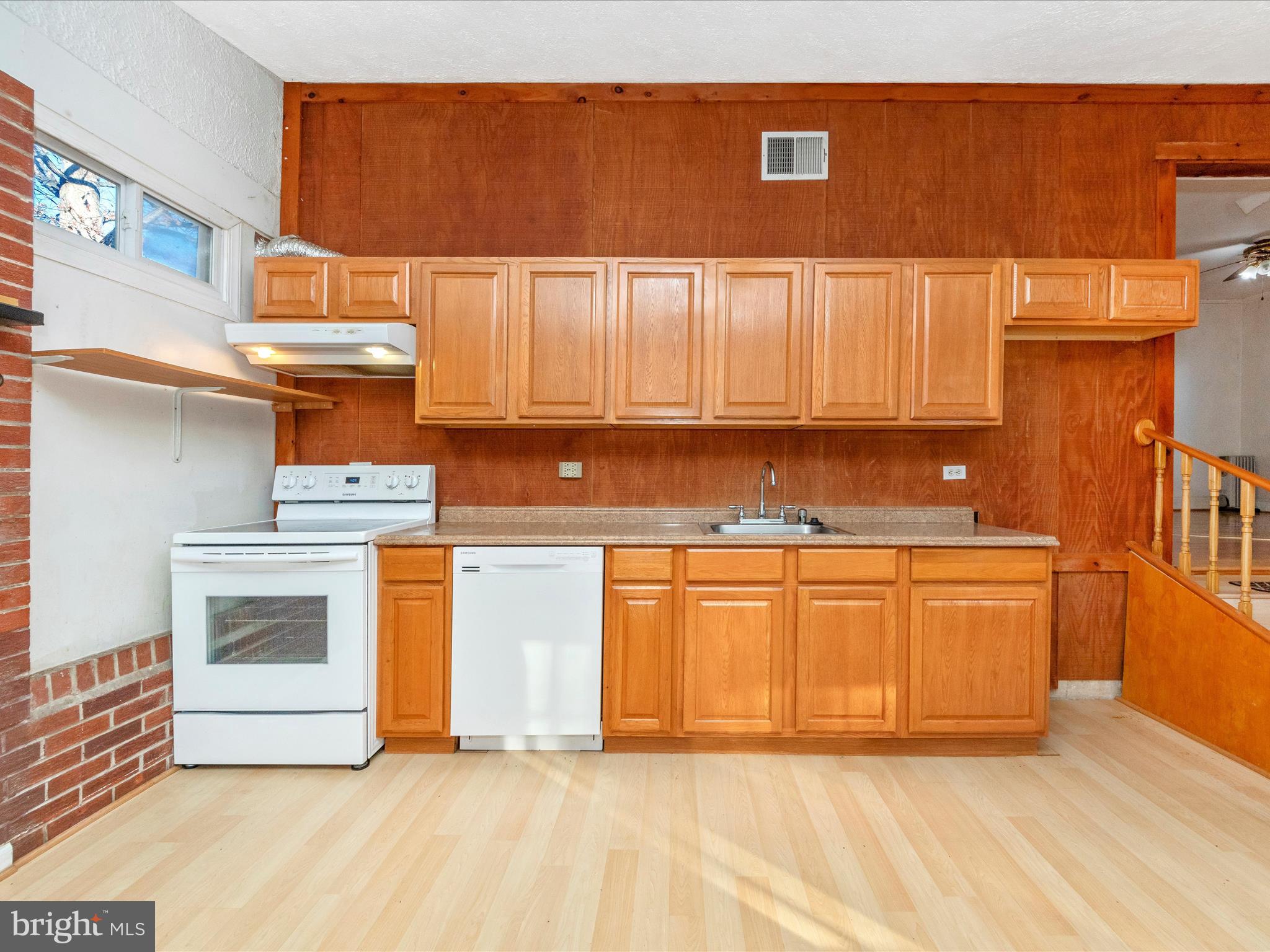 15601 Haynes Road Laurel, MD 20707 - Photo 42 of 53 Large Kitchen