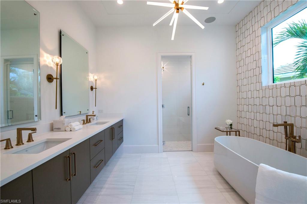 689 Rudder Road Naples, FL 34102 - Photo 14 of 21 Gallery Image 14
