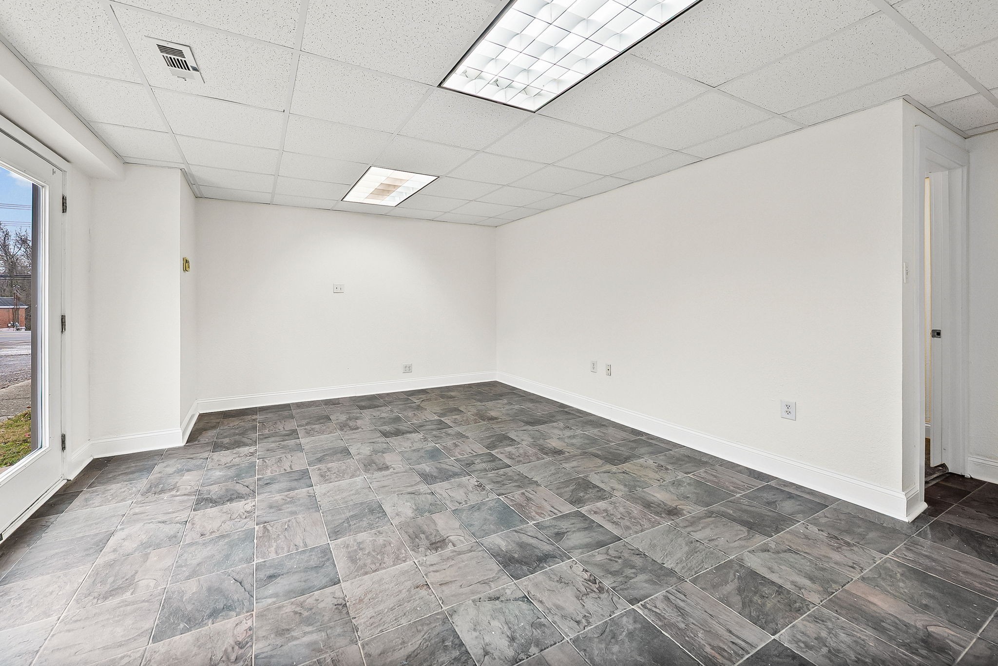 1379 C Ashland City Road Clarksville, TN 37040 - Photo 5 of 12 a view of empty room