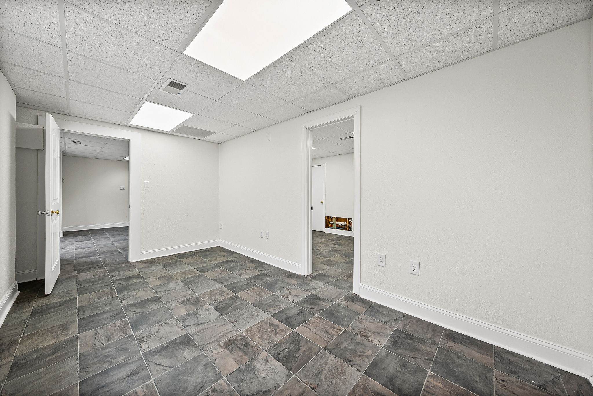 1379 C Ashland City Road Clarksville, TN 37040 - Photo 10 of 12 an empty room with a natural light