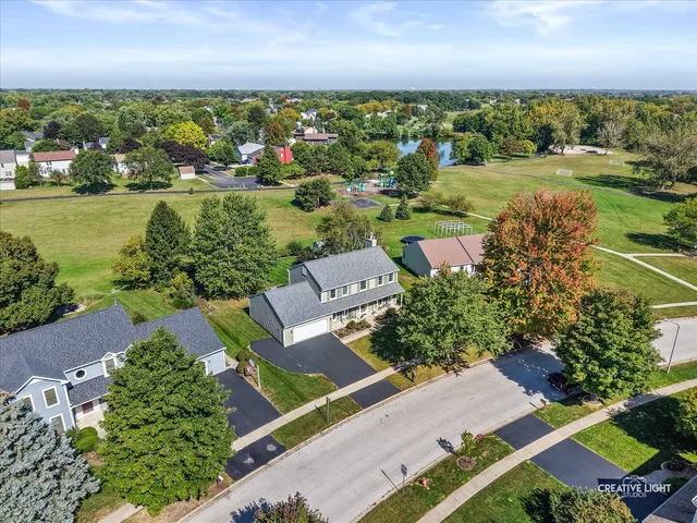 $450,000 | 135 Chesterfield Drive, Oswego, IL 60543