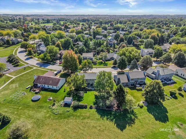 $450,000 | 135 Chesterfield Drive, Oswego, IL 60543