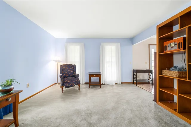 $450,000 | 135 Chesterfield Drive, Oswego, IL 60543